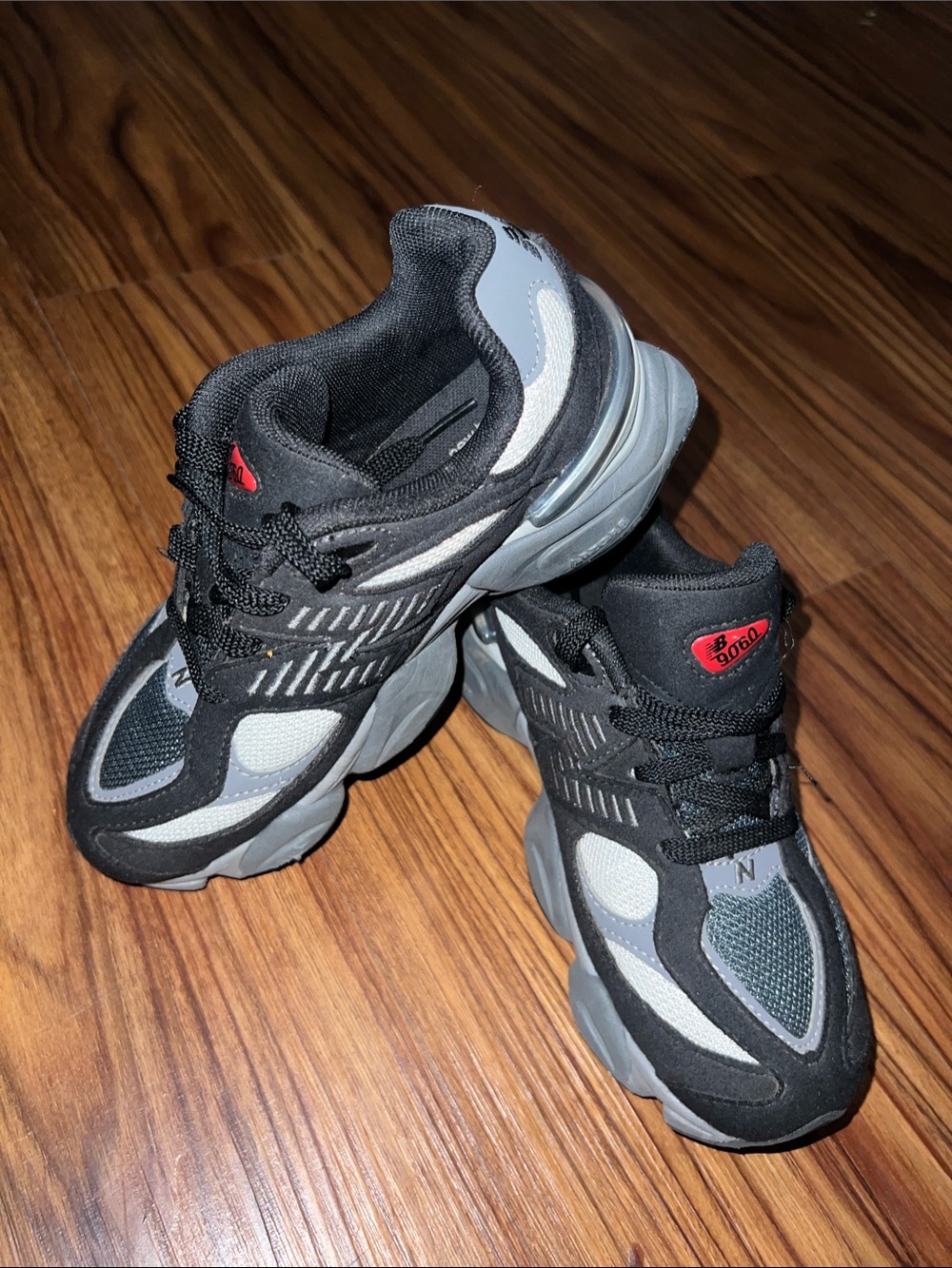 New Balance Kids Black and Gray 9060
